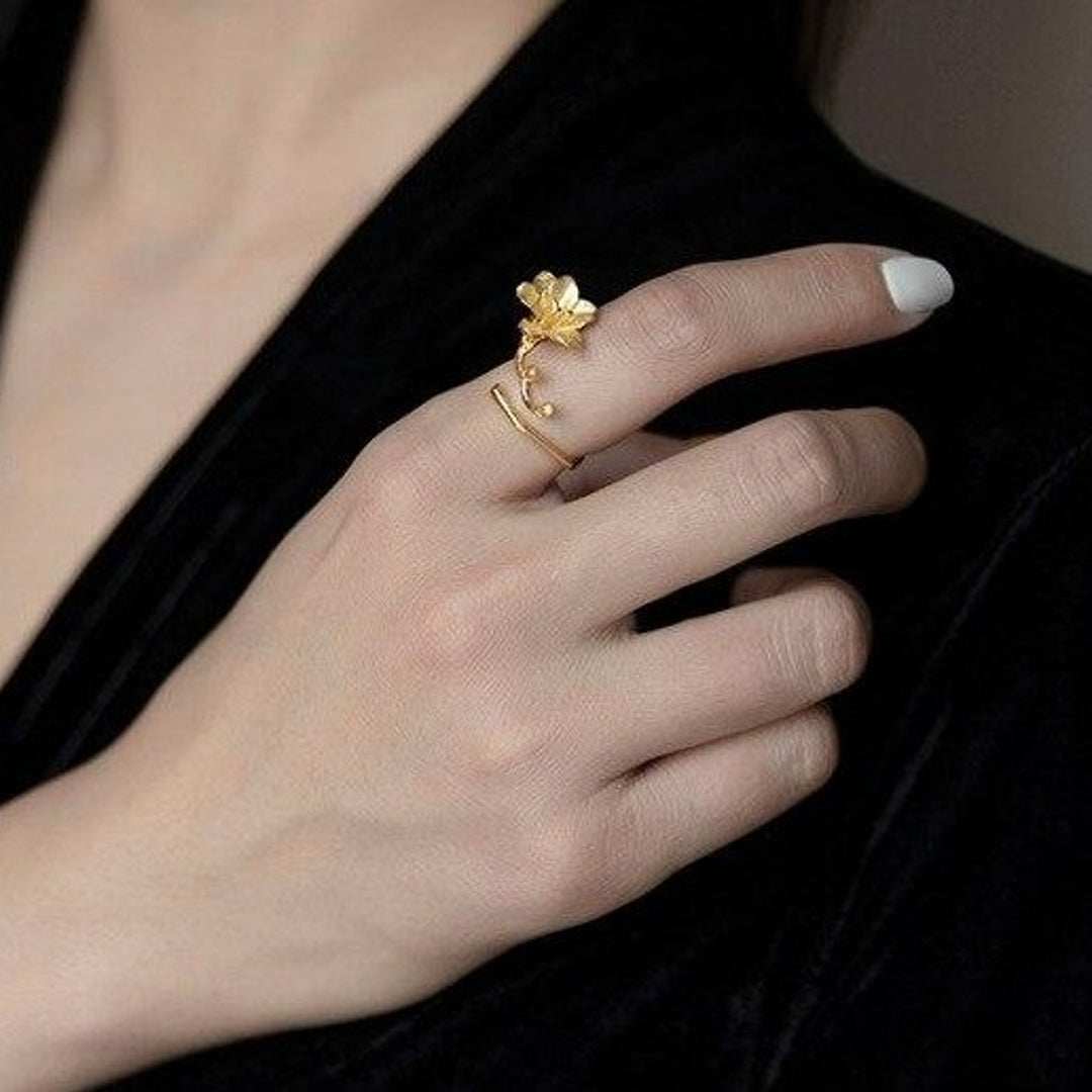 Freesia-Flower-Ring-By-Yonandole_8