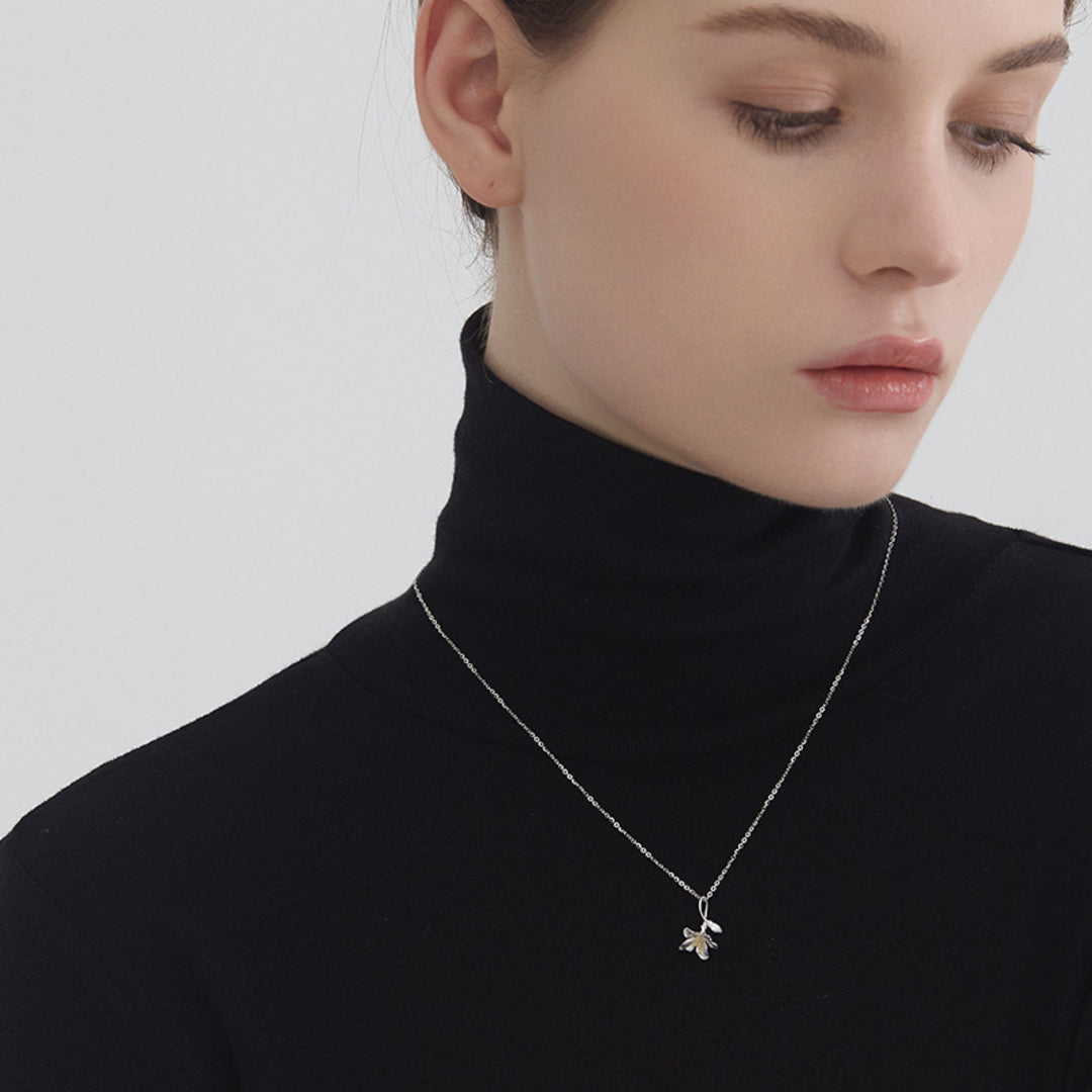 Freesia-Pendant-By-Yonandole_4