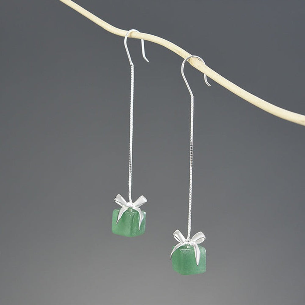 
                      
                        Gift-Box-Dangle-Earrings-By-Yonandole_16
                      
                    