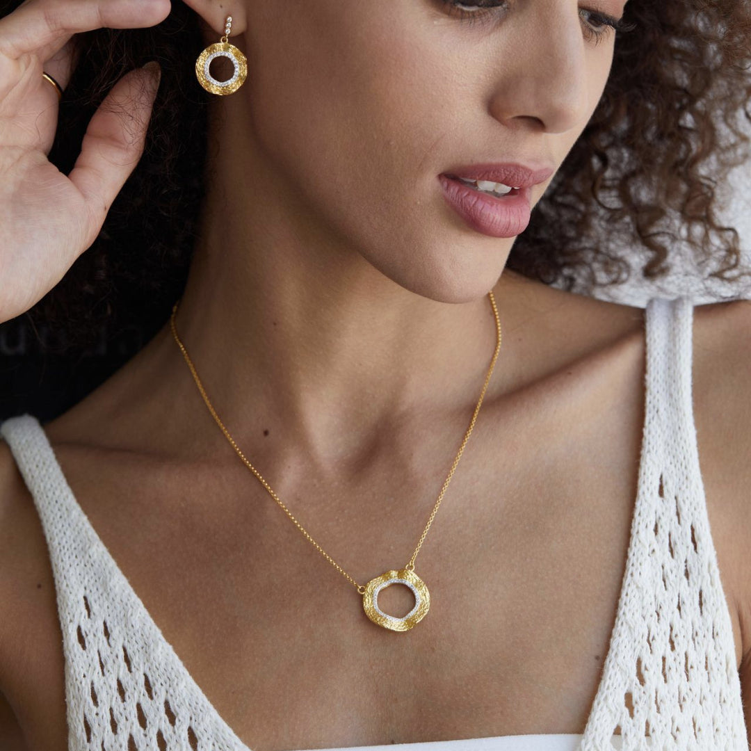 Hammered-Jewelry-With-Zirconia-By-Yonandole_1