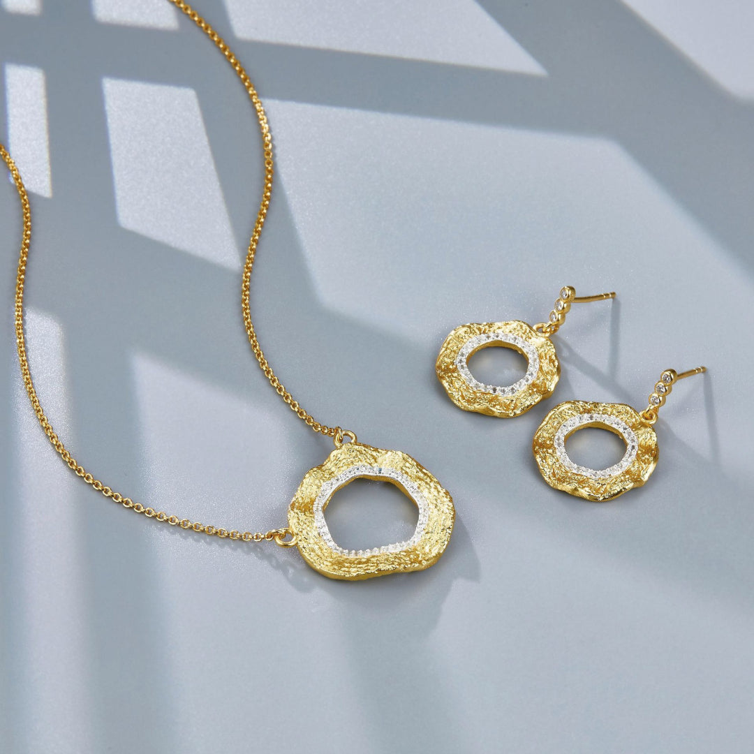 Hammered-Jewelry-With-Zirconia-By-Yonandole_2