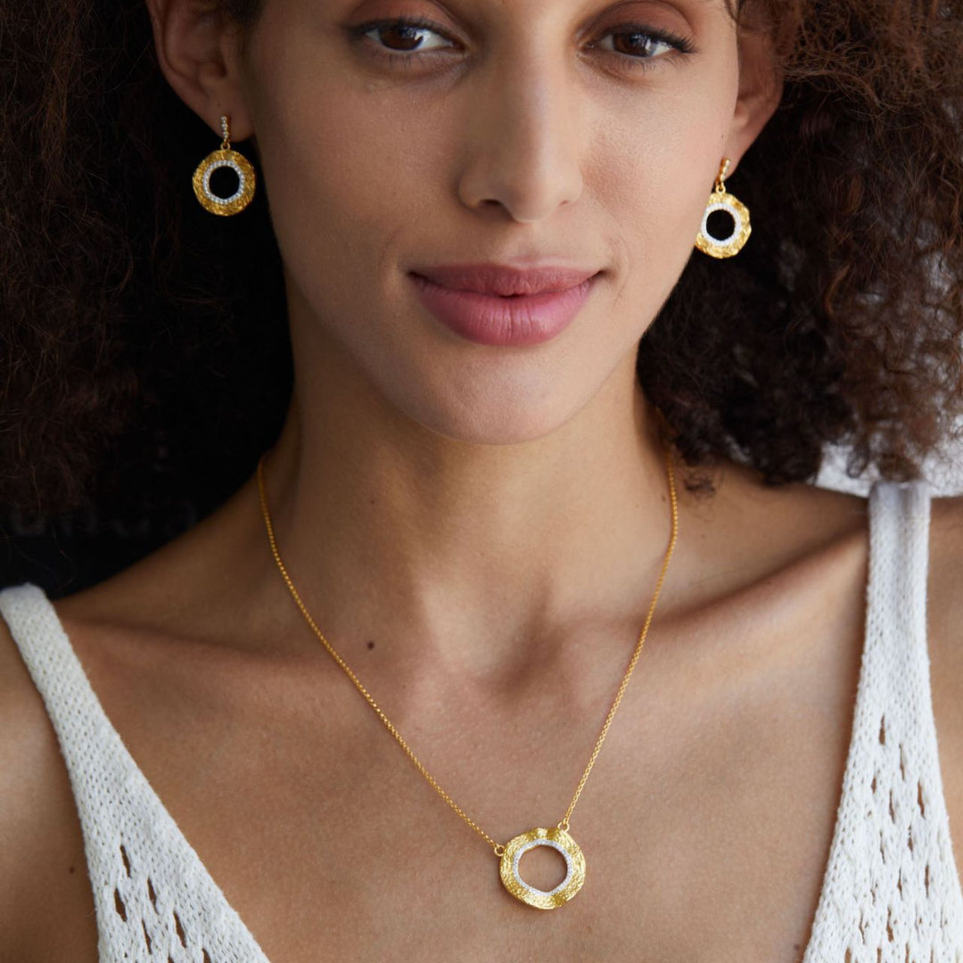 Hammered-Jewelry-With-Zirconia-By-Yonandole_3