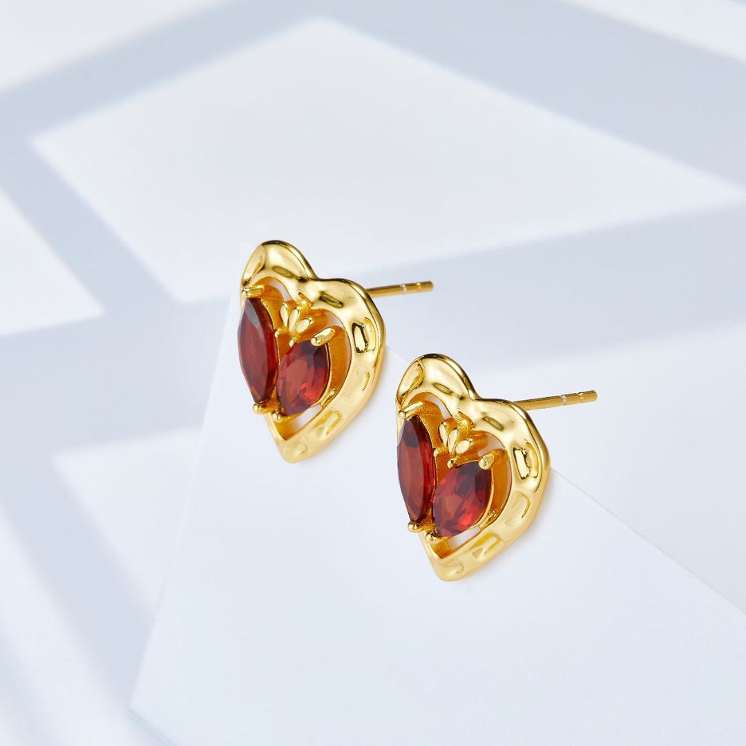Heart-Earrings-With-Garnet-By-Yonandole_1