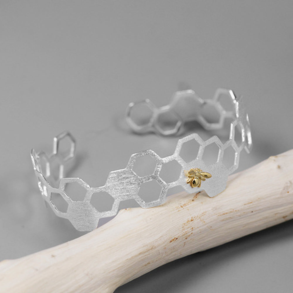 
                  
                    Honeycomb-Bangle-With-Be-By-Yonandole_3
                  
                