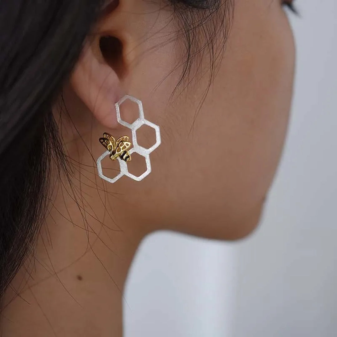 Honeycomb-Earrings-With-Bee-By-Yonandole_1