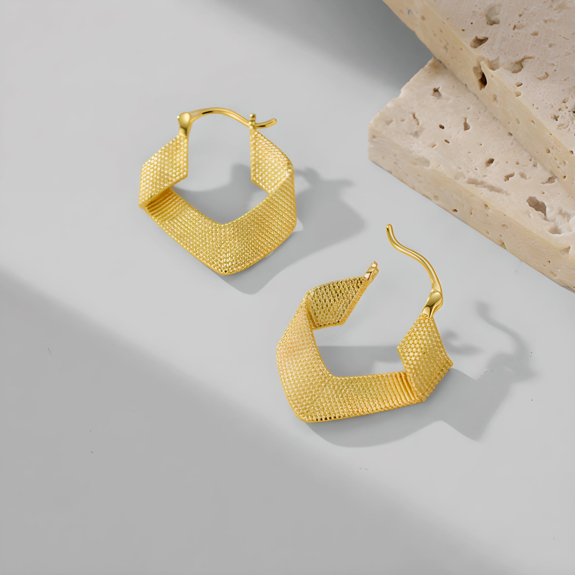 Hoop-Earrings-With-Twisted-Ribbon-By-Yonandole_7