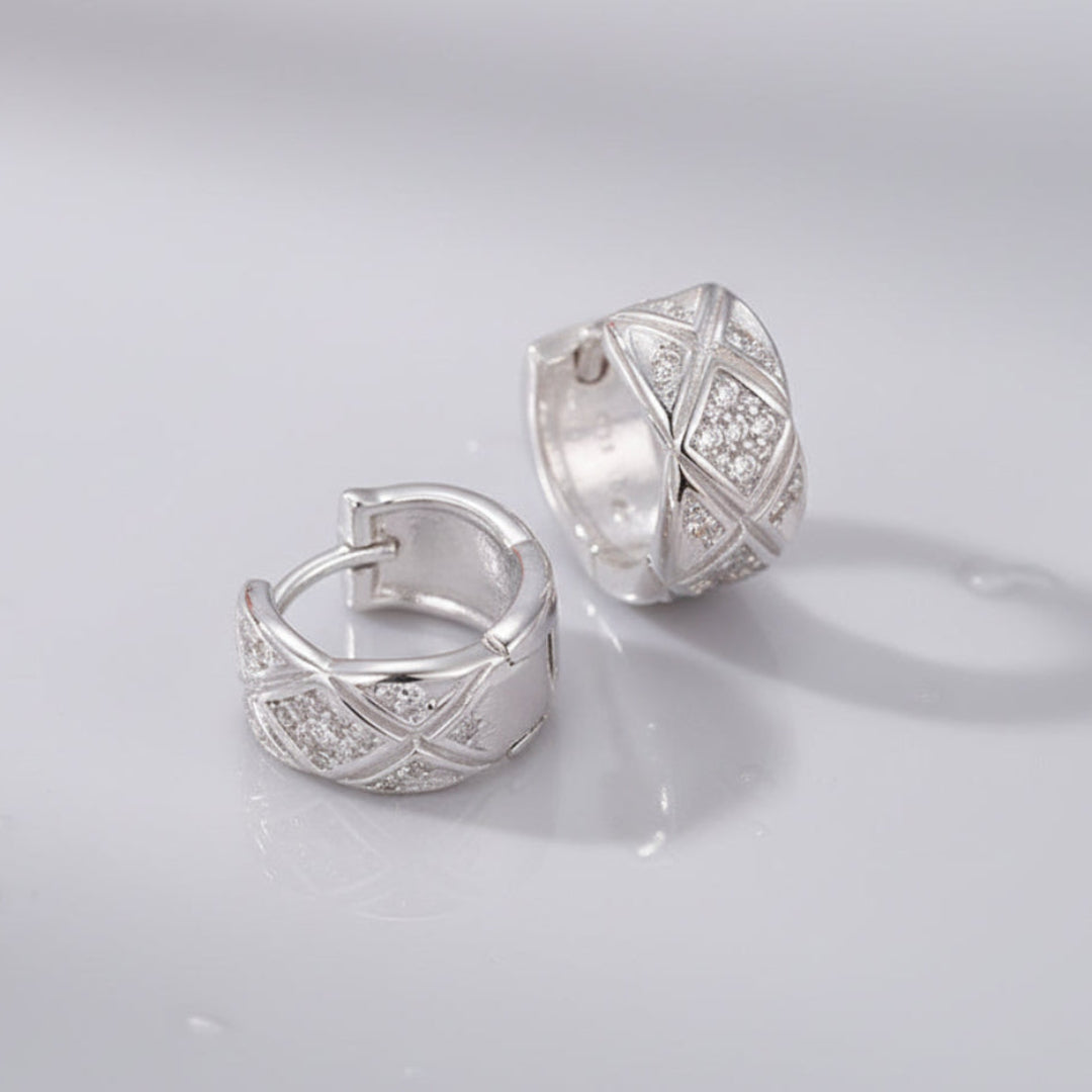 Huggies-With-A-Diamond-Pattern-And-Zirconia-By-Yonandole_5