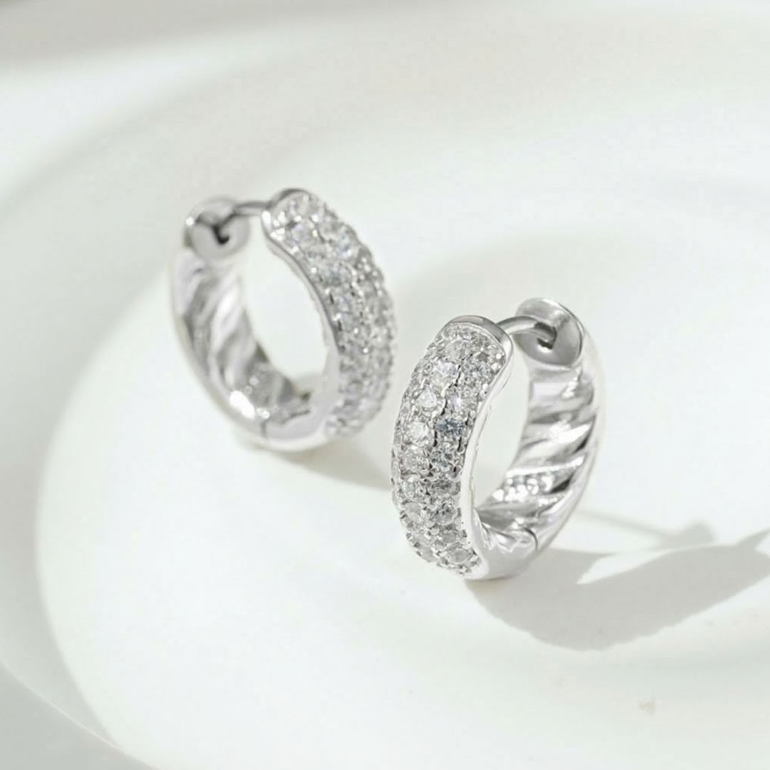 Huggies-With-Sparkling-Zirconia-By-Yonandole_3