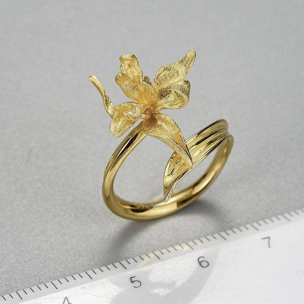 
                      
                        Iris-Flower-Ring-By-Yonandole_7
                      
                    