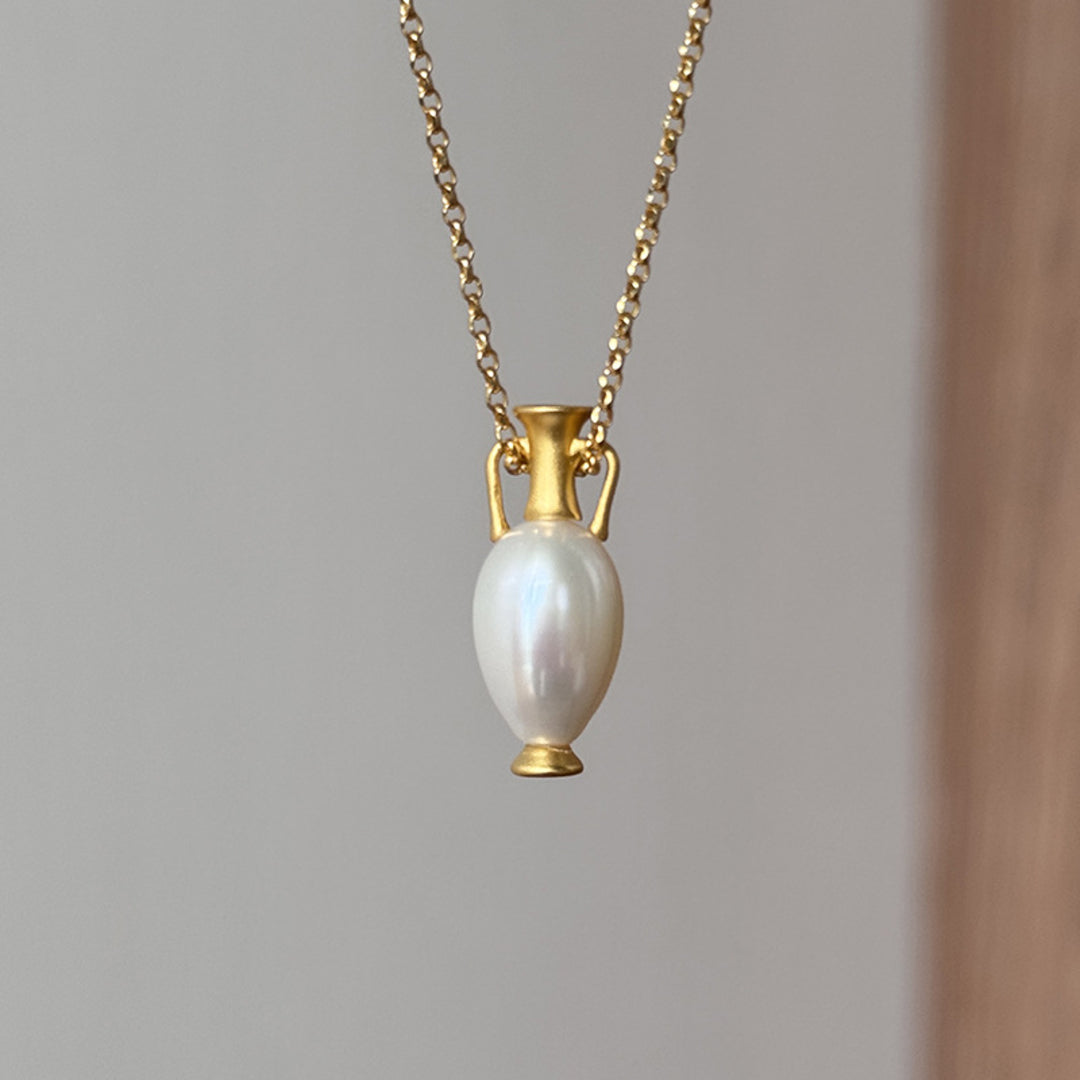 Jug-Pendants-With-Freshwater-Pearl-By-Yonandole_4