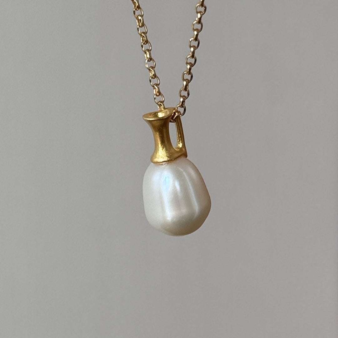 Jug-Pendants-With-Freshwater-Pearl-By-Yonandole_9