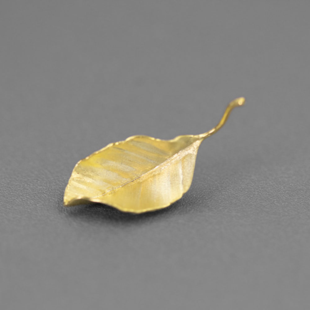 
                  
                    Leaf-Brooch-By-Yonandole_3c
                  
                