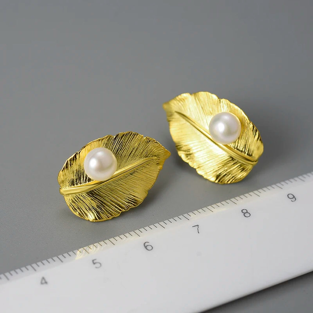 
                      
                        Leaf-Earrings-With-Natural-Freshwater-Pearl_6
                      
                    