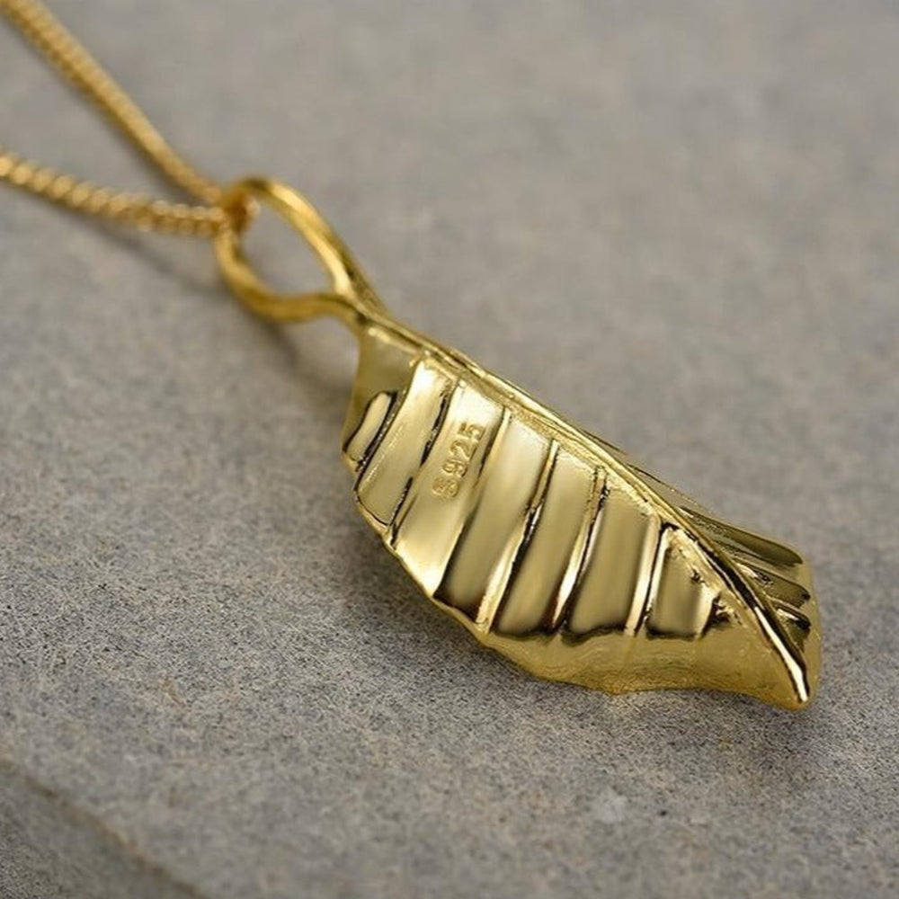 
                  
                    Leaf-Pendant-By-Yonandole_8
                  
                