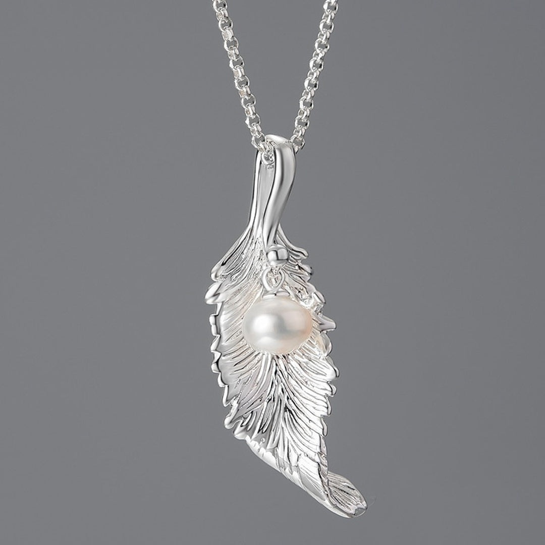 Leaf-Pendant-With-Freshwater-Pearl-By-Yonandole_2