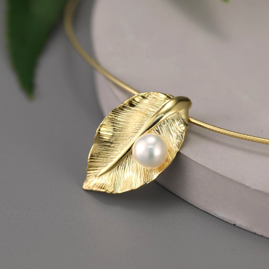 Leaf-Pendant-With-Torque-Necklace-By-Yonandole_2