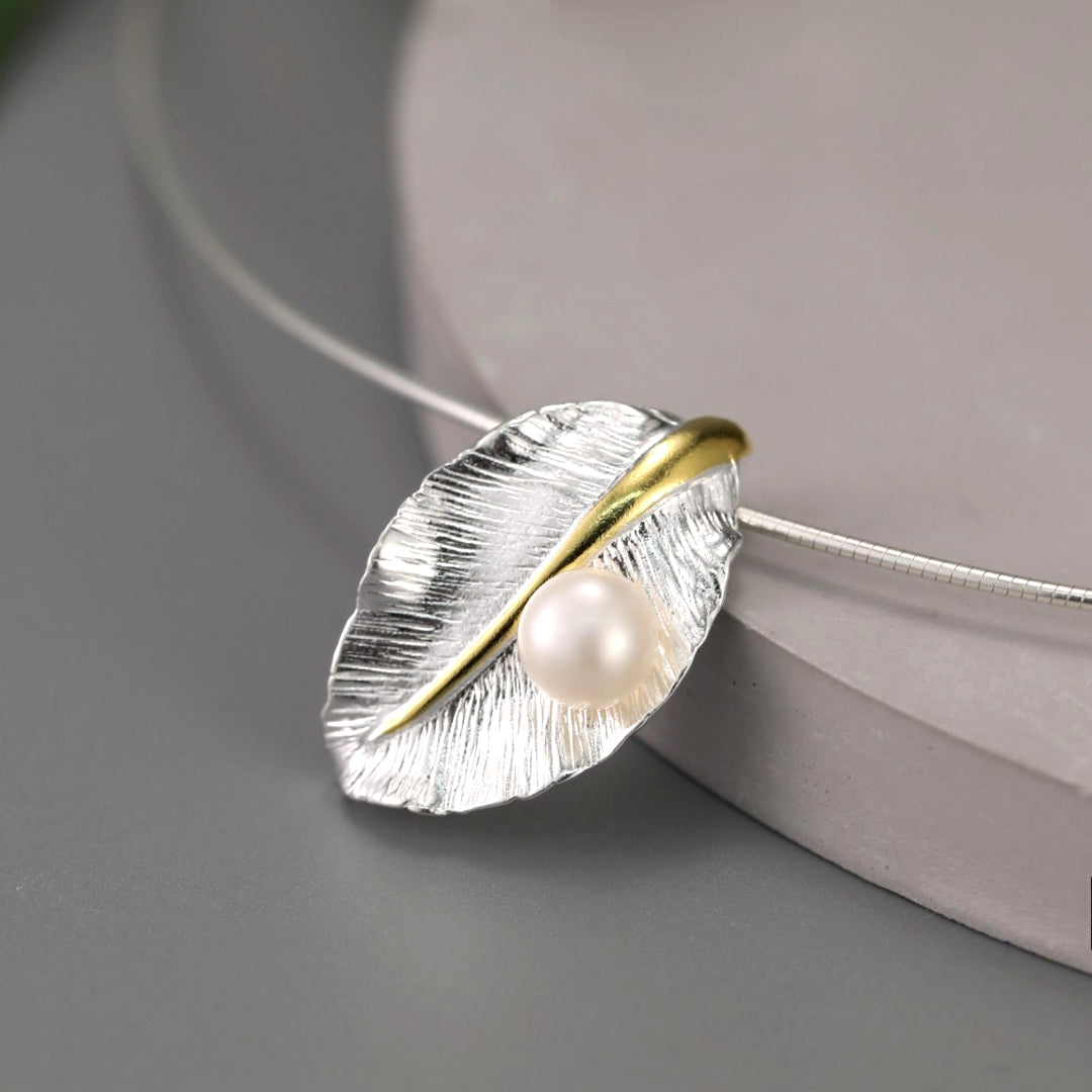 Leaf-Pendant-With-Torque-Necklace-By-Yonandole_4