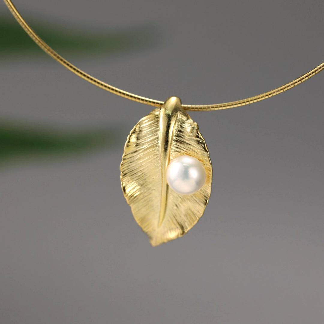 Leaf-Pendant-With-Torque-Necklace-By-Yonandole_6