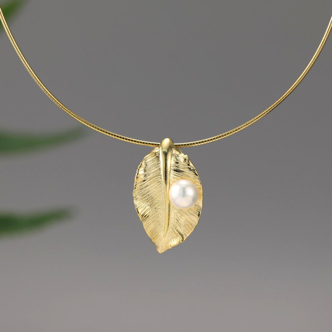 Leaf-Pendant-With-Torque-Necklace-By-Yonandole_7