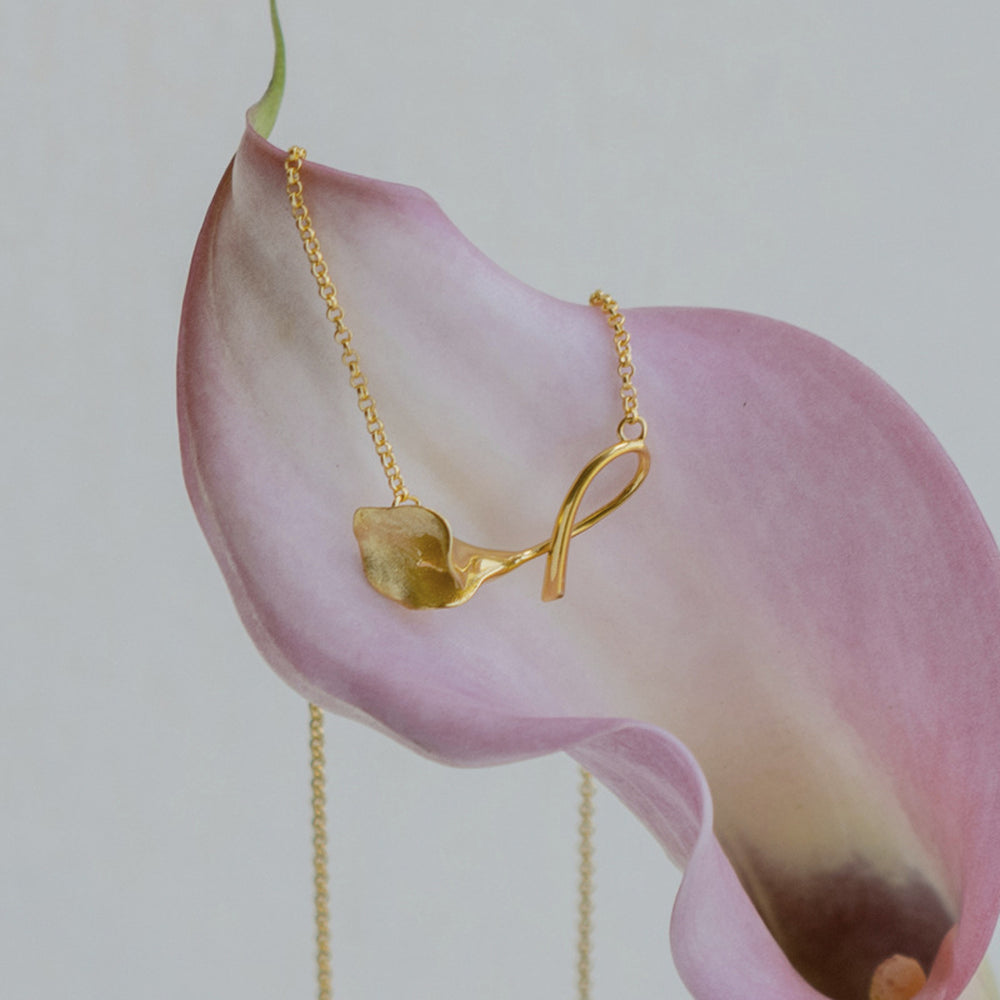 
                  
                    Lily-Calla-Flower-Pendant-Necklace-By-Yonandole_2
                  
                