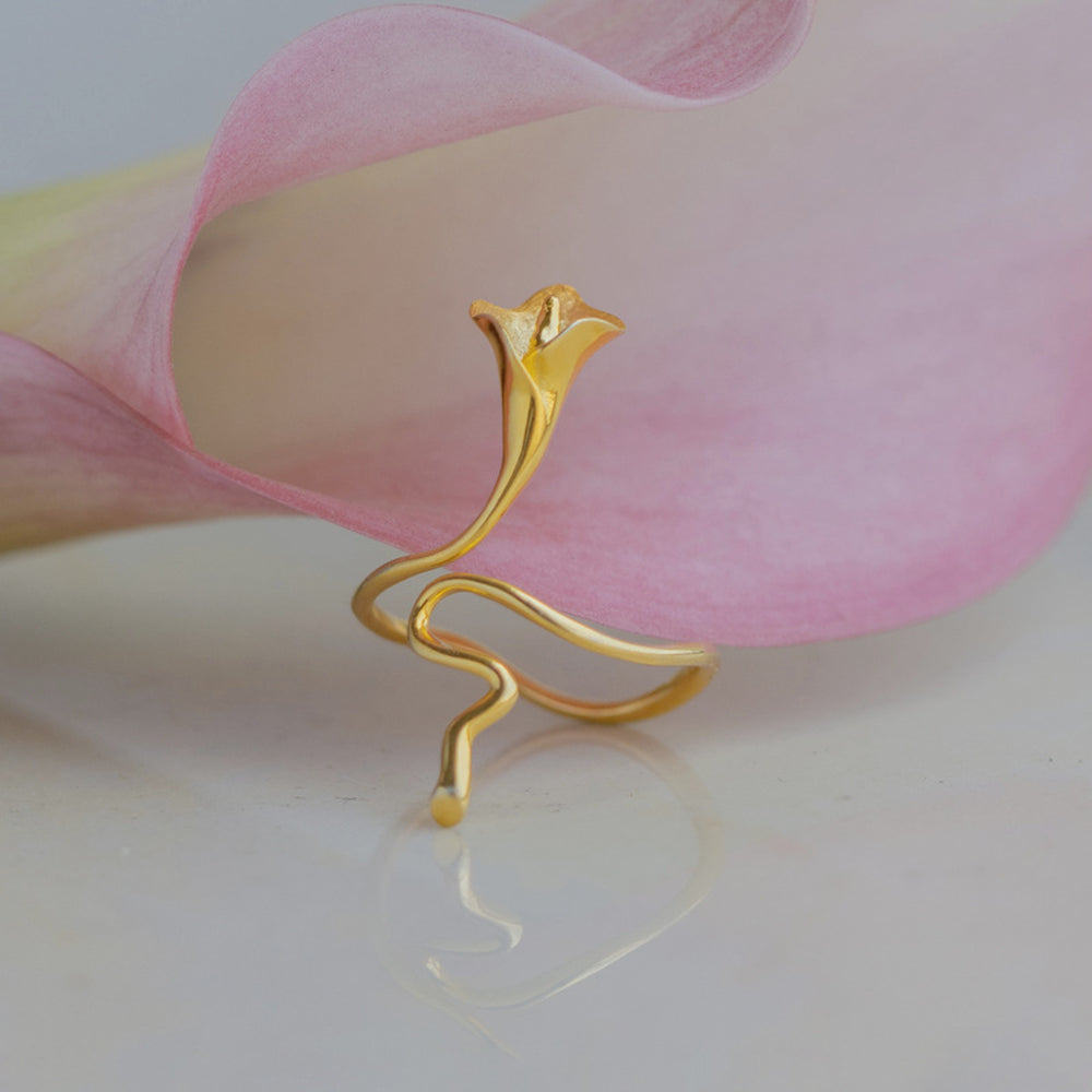 
                  
                    Lily-Calla-Ring-By-Yonandole_2
                  
                