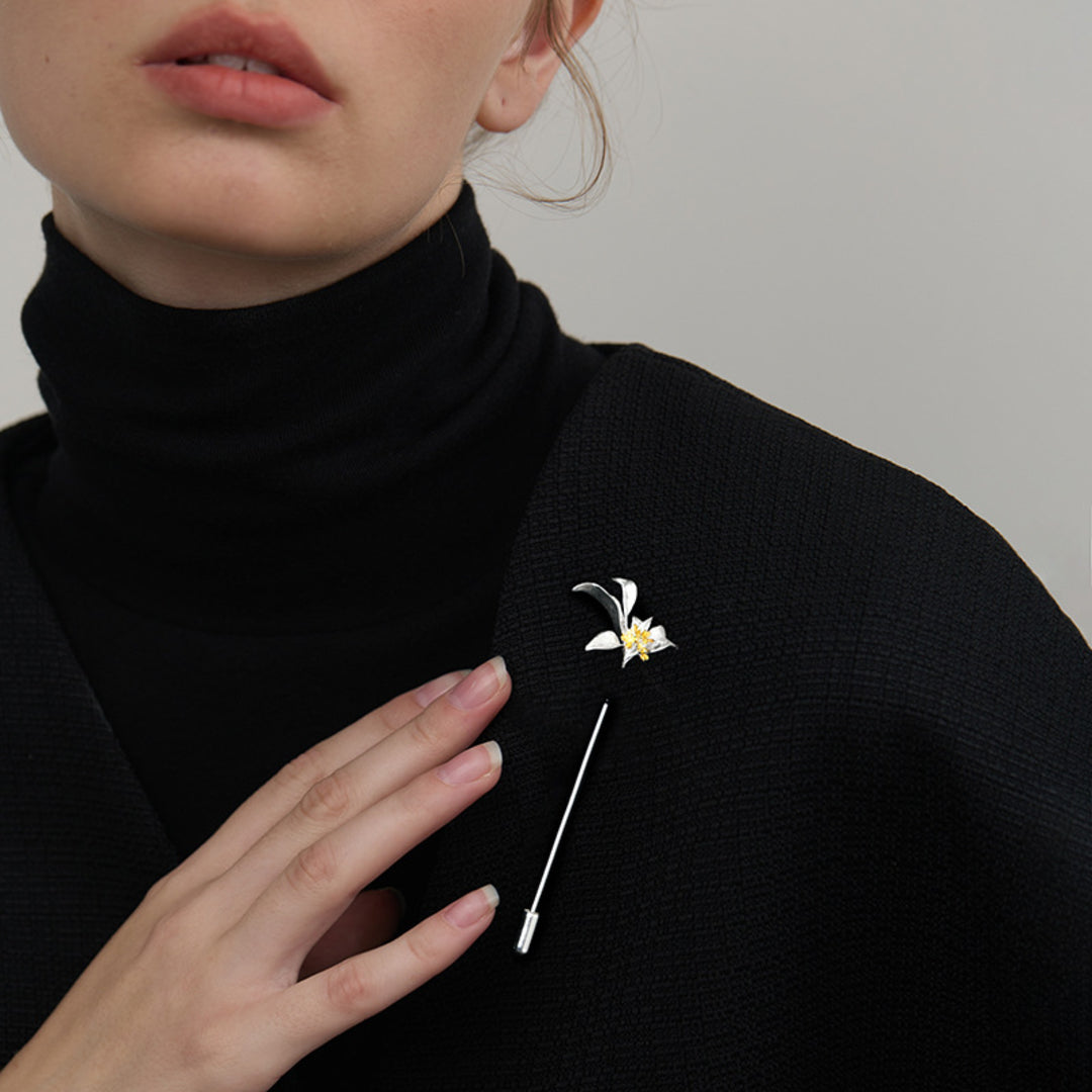Long-Osmanthus-Brooch-By-Yonandole_5