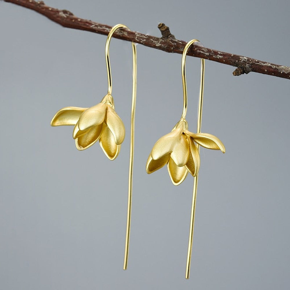 
                  
                    Magnolia-Earrings-By-Yonandole_9
                  
                