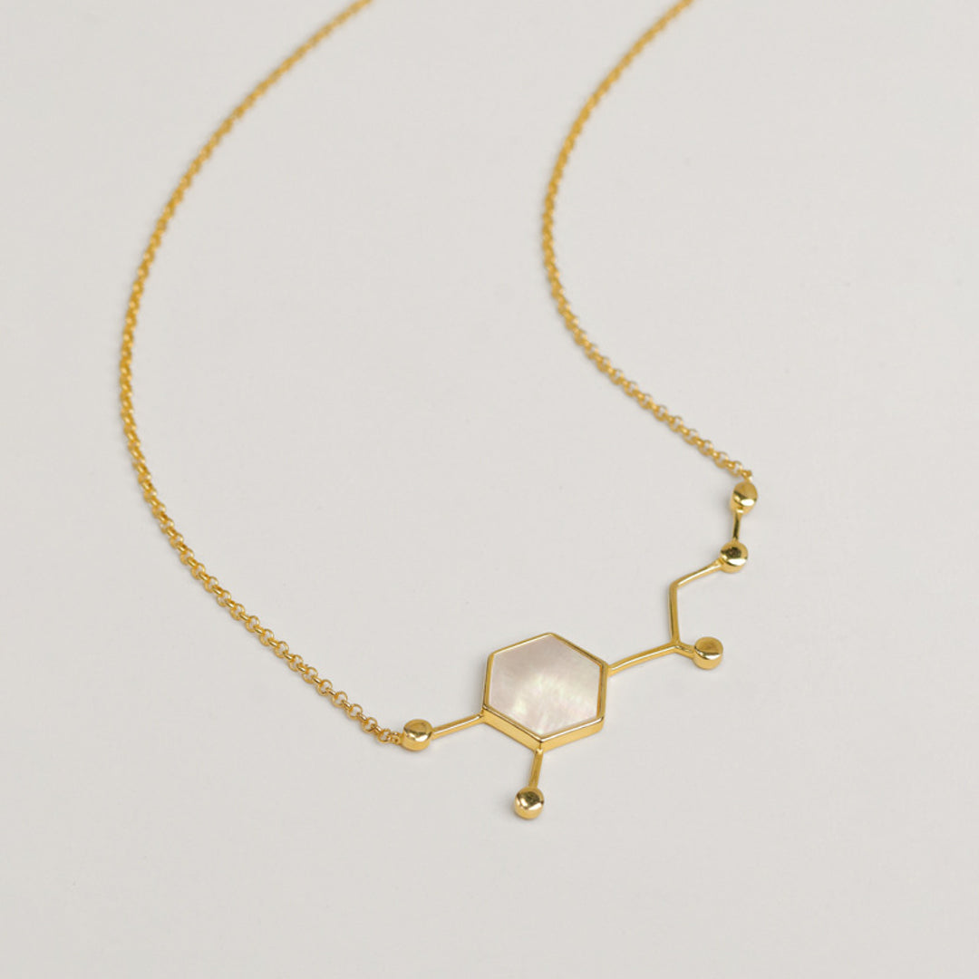 Molecule-Necklace-With-Shell-By-Yonandole_8