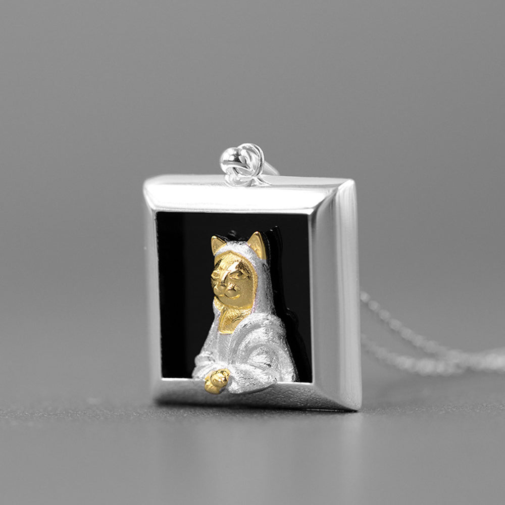 Mona-Lisa-Cat-Pendant-By-Yonandole_1b