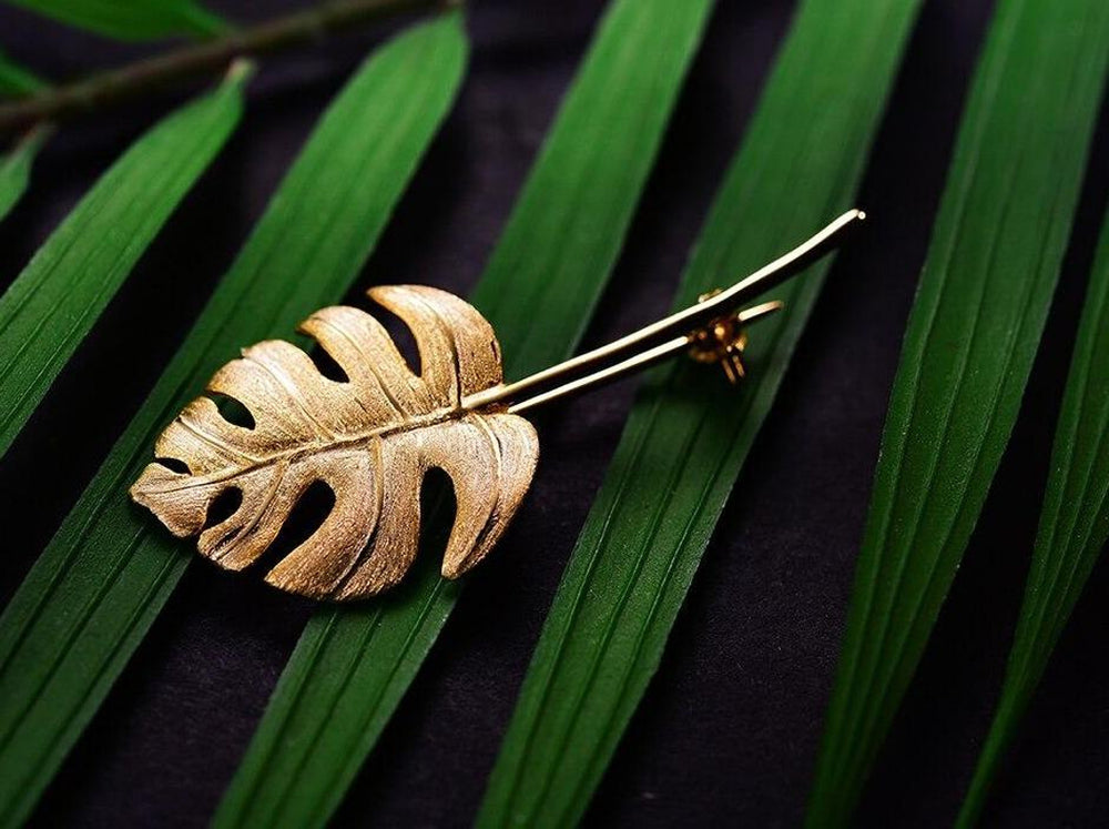 
                  
                    Monstera-Leaf-Brooch-By-Yonandole_8
                  
                