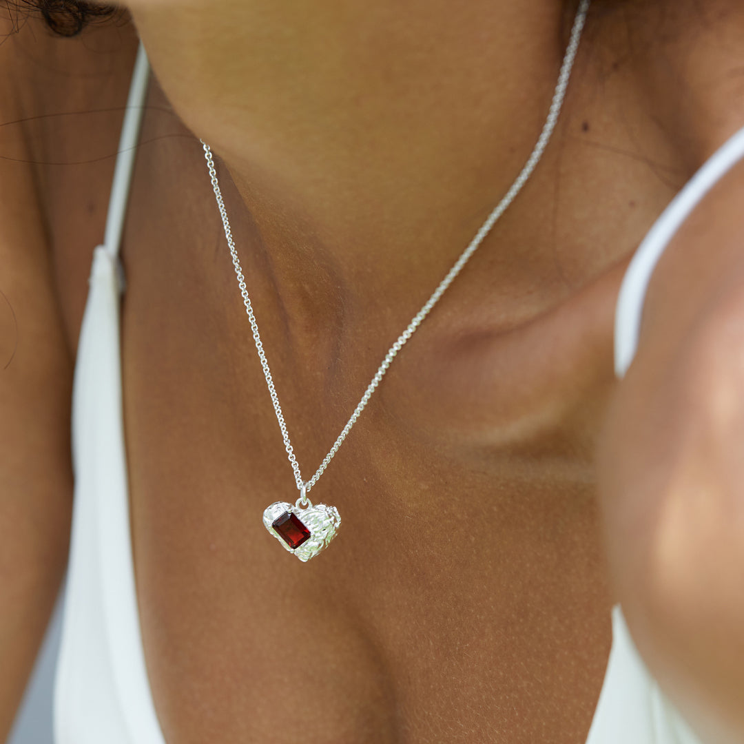 Necklace-And-Heart-Pendant-With-Garnet-By-Yonandole_5