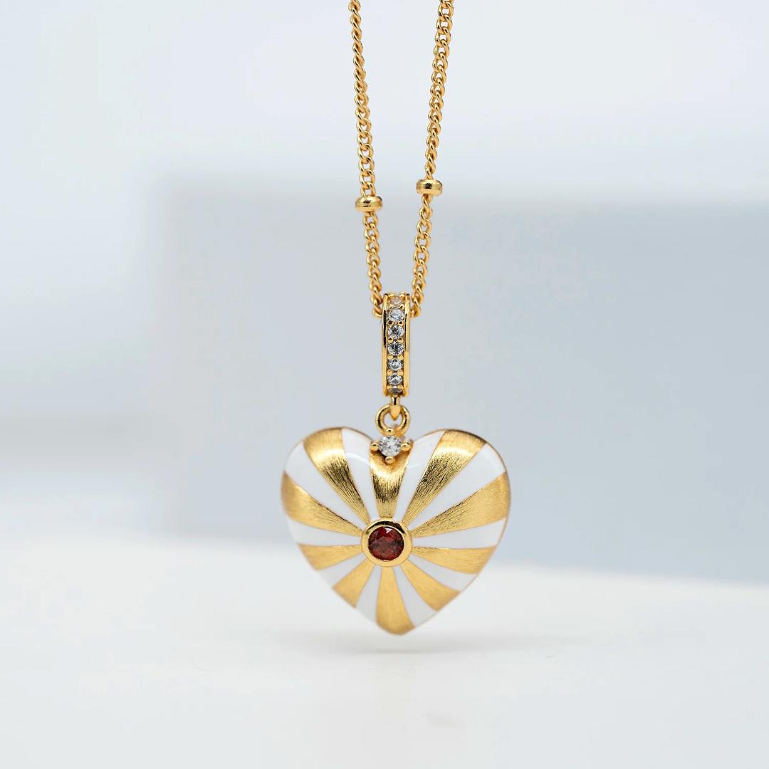 Necklace-And-Heart-Pendant-With-Ray-Pattern-By-Yonandole_4