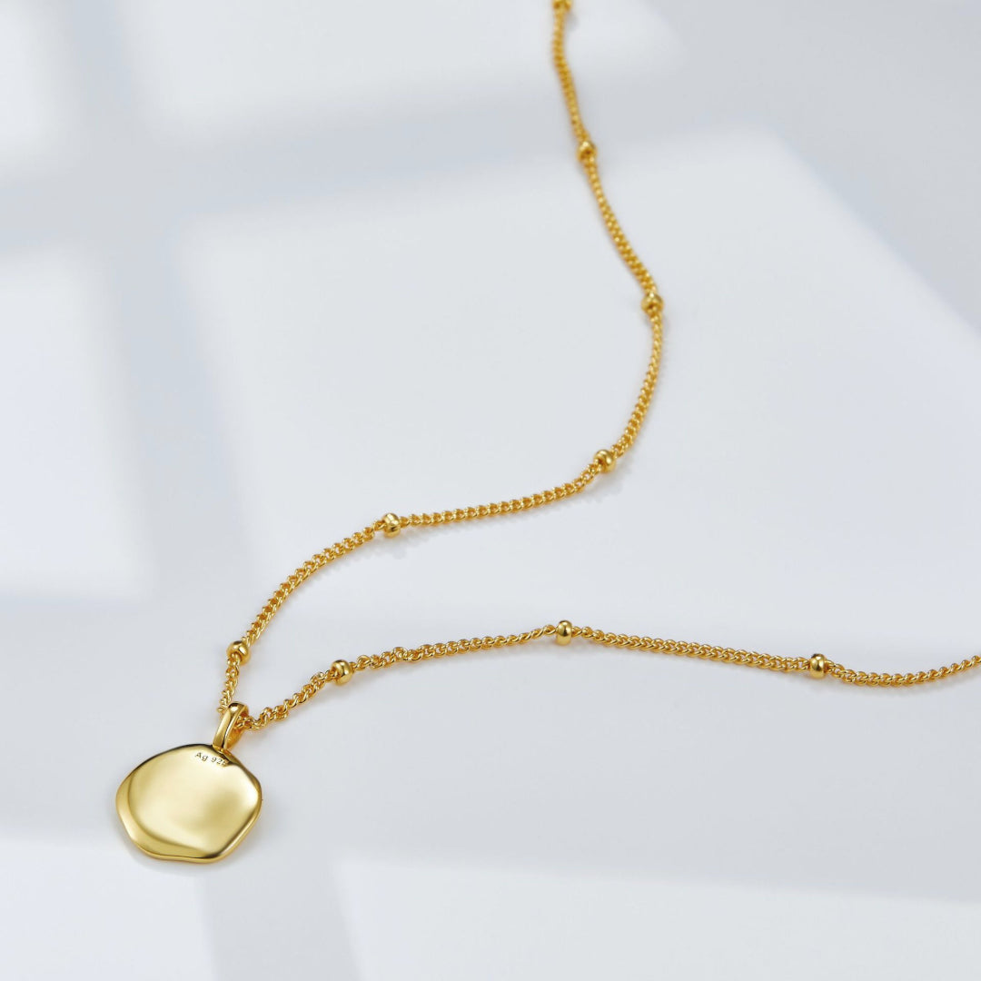 Necklace-And-Medallion-With-A-Star-By-Yonandole_1