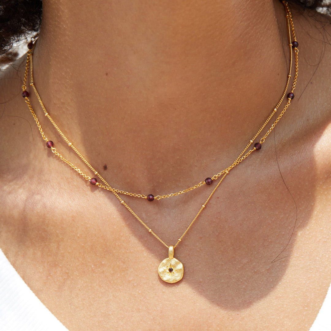 Necklace-And-Medallion-With-Star-And-Garnet-By-Yonandole_8