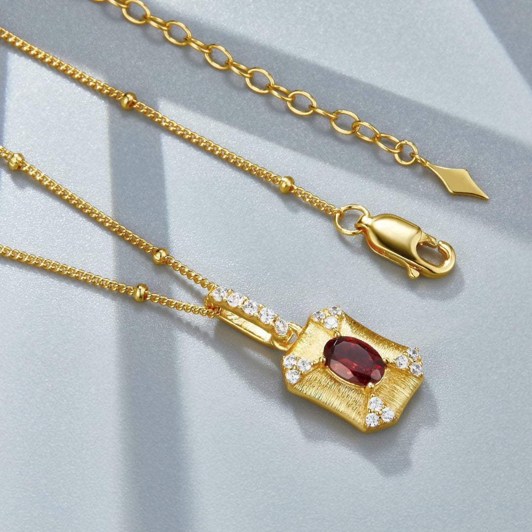 Necklace-And-Pendant-With-Garnet-And-Zirconia-By-Yonandole_1