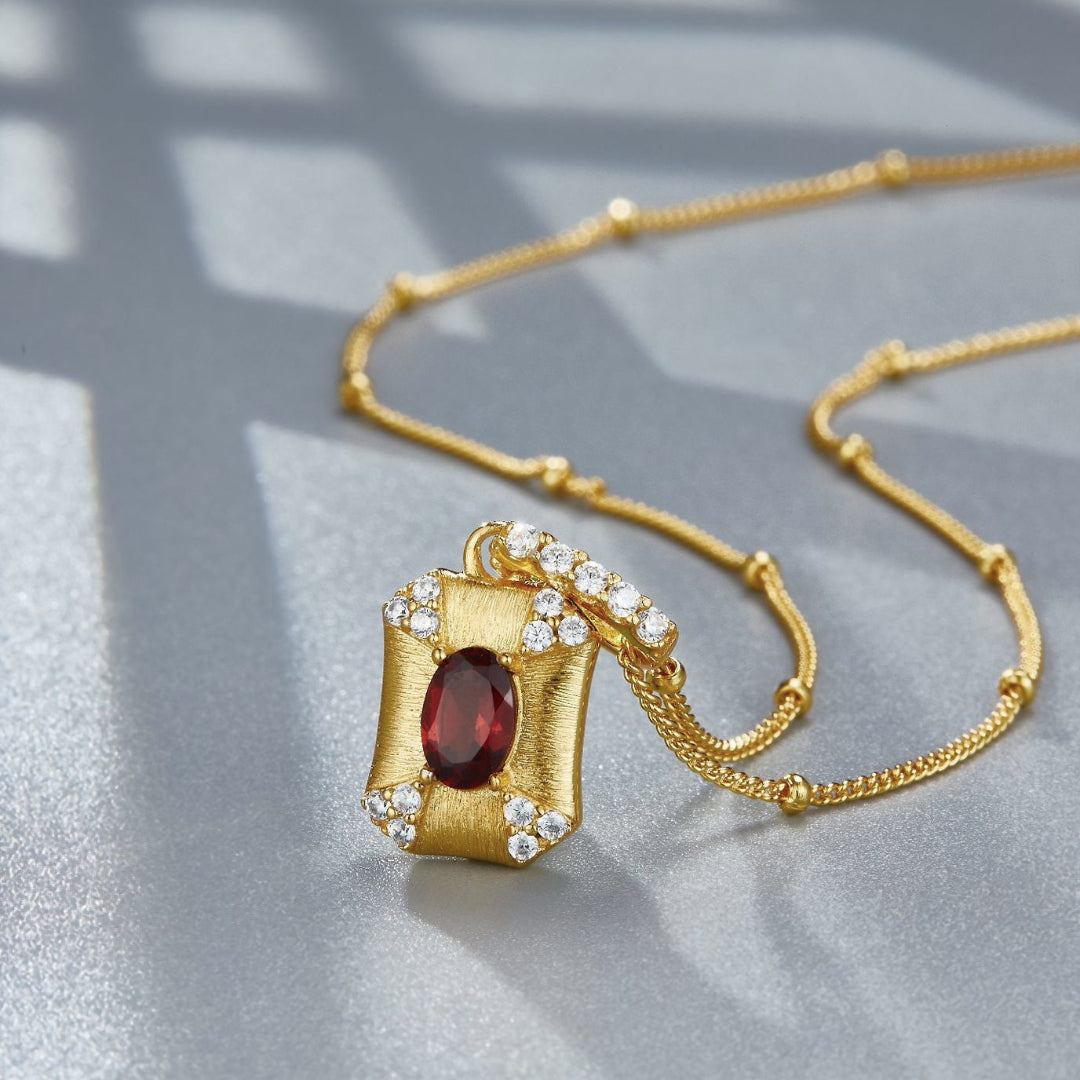 Necklace-And-Pendant-With-Garnet-And-Zirconia-By-Yonandole_10