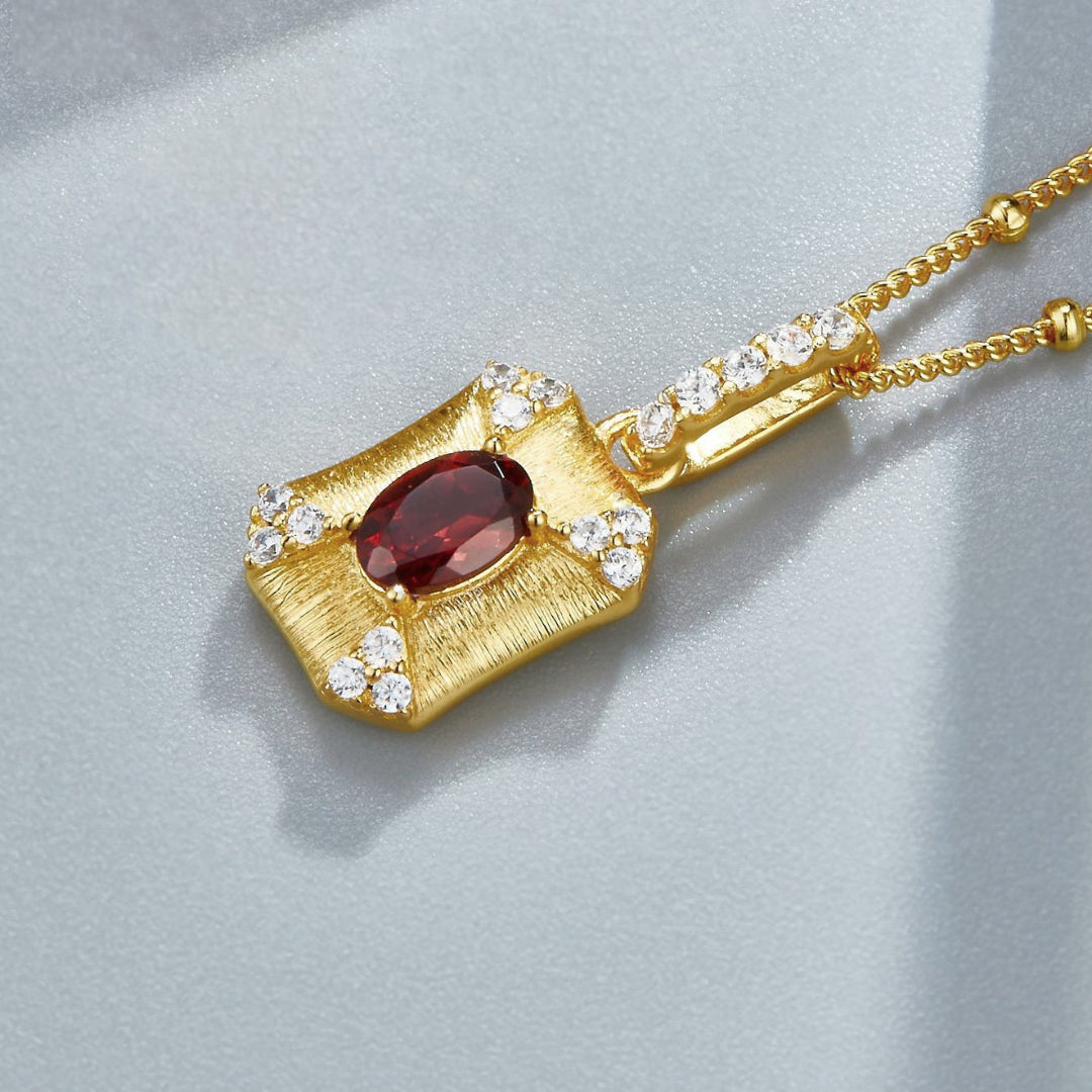 Necklace-And-Pendant-With-Garnet-And-Zirconia-By-Yonandole_11