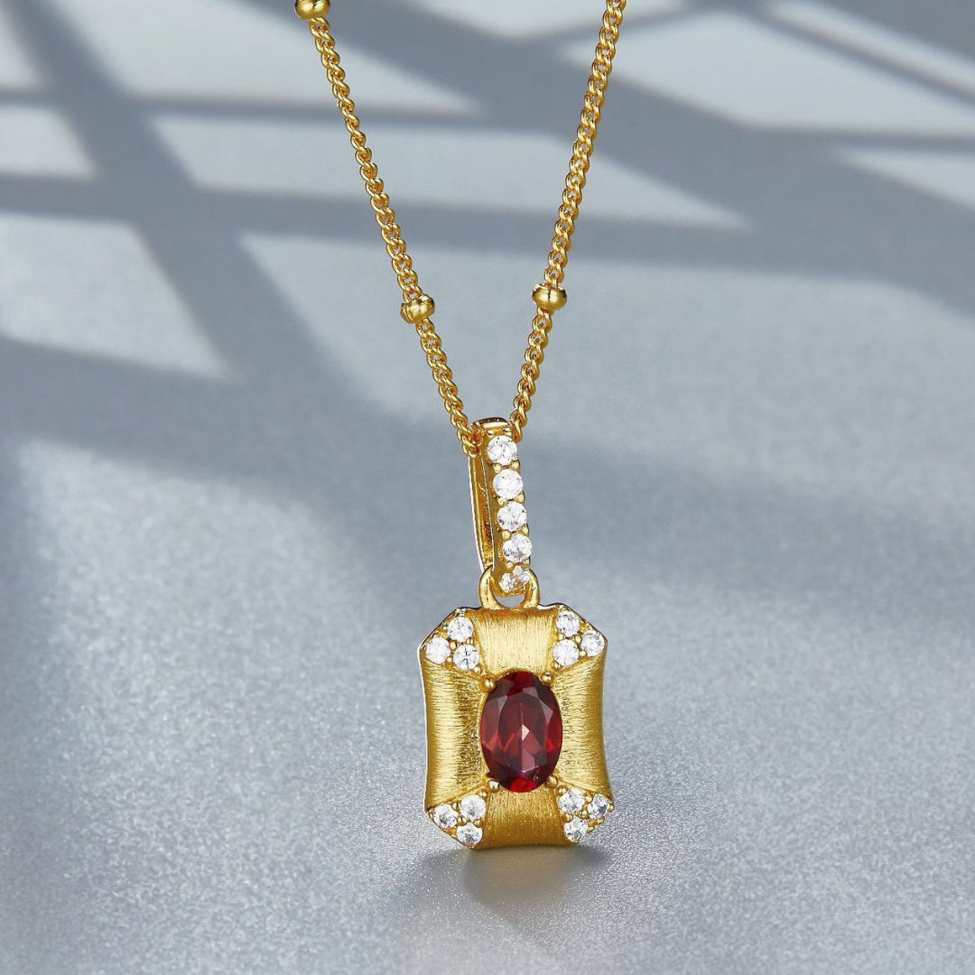 Necklace-And-Pendant-With-Garnet-And-Zirconia-By-Yonandole_2