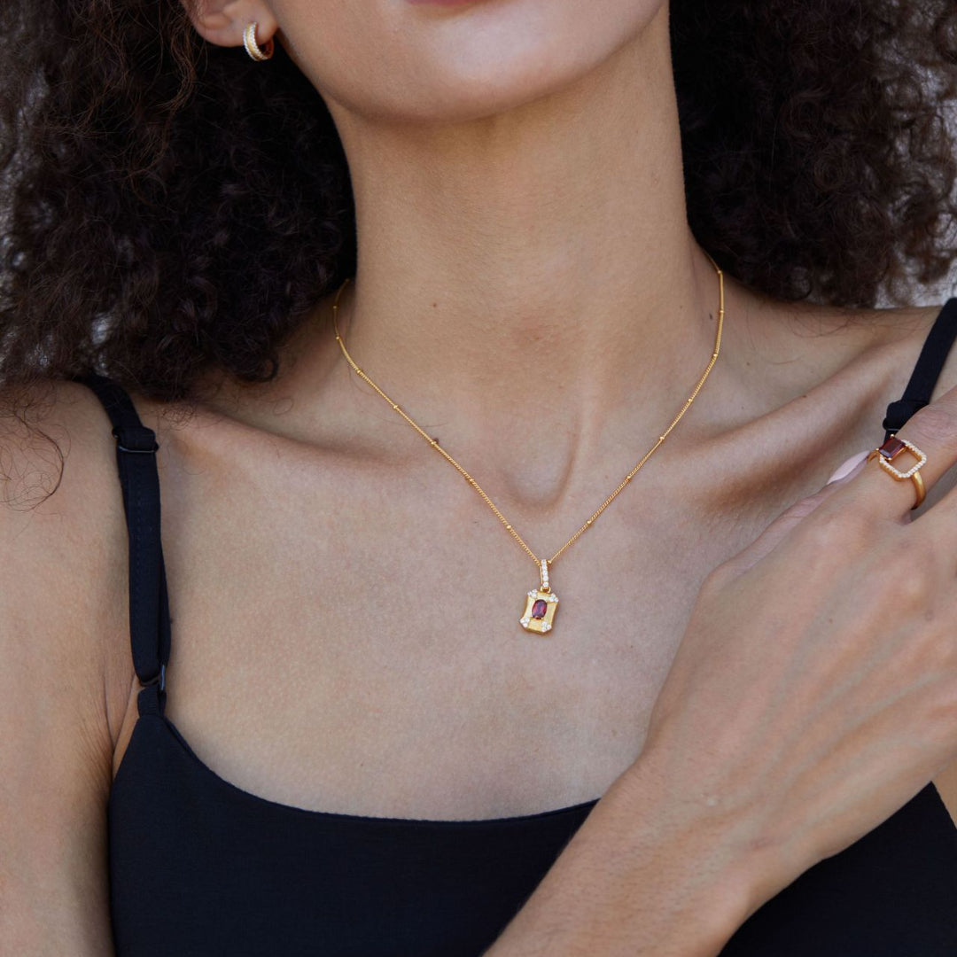 Necklace-And-Pendant-With-Garnet-And-Zirconia-By-Yonandole_6