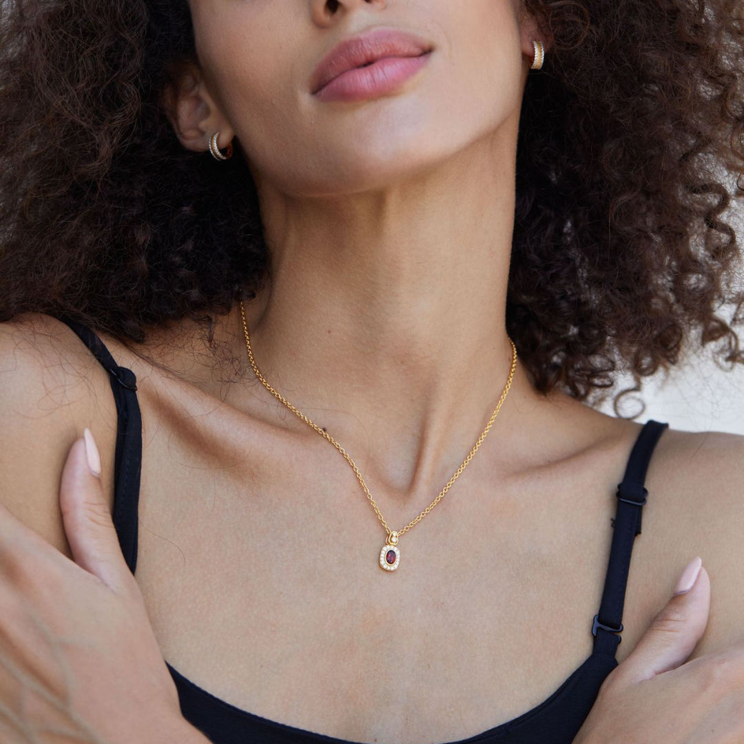 Necklace-And-Pendant-With-Garnet-And-Zirconia-By-Yonandole_8a