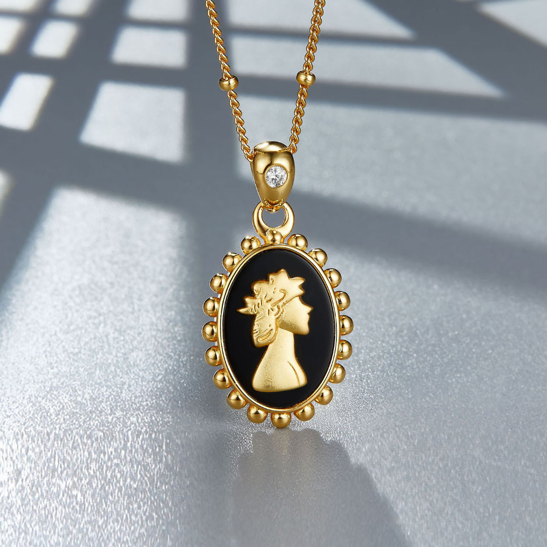Necklace-And-Portrait-Pendant-With-Black-Agate-By-Yonandole_2