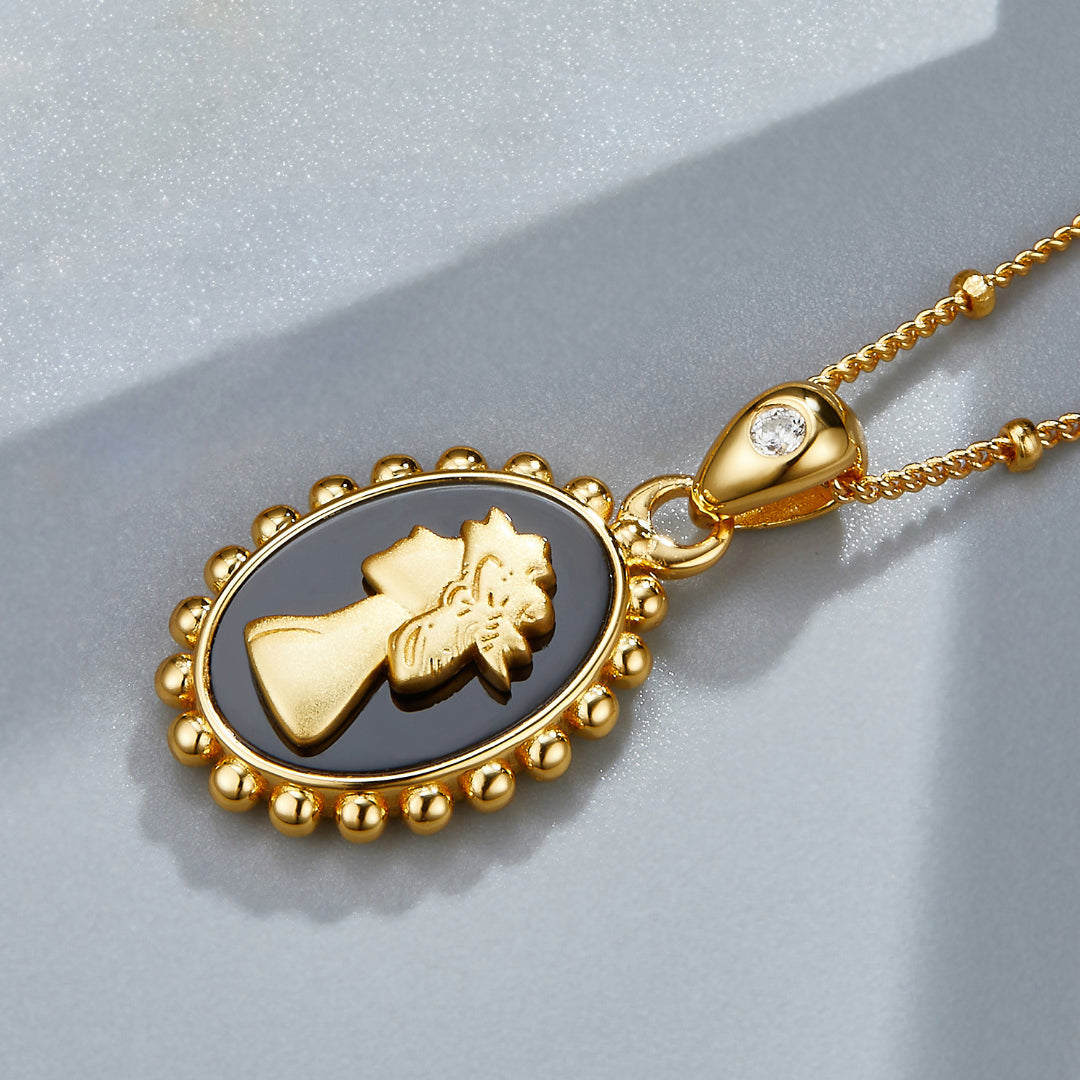 Necklace-And-Portrait-Pendant-With-Black-Agate-By-Yonandole_5