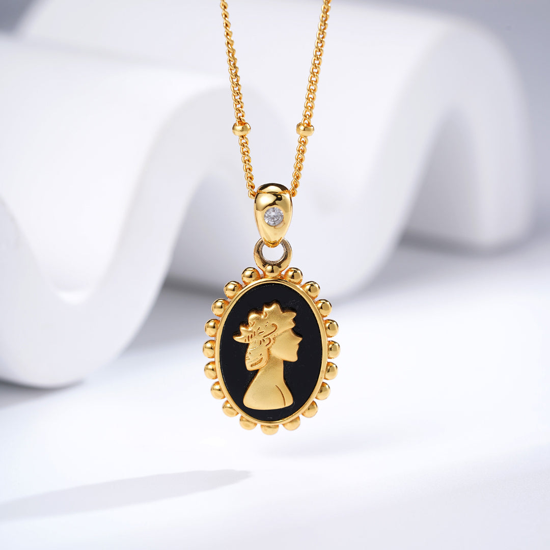 Necklace-And-Portrait-Pendant-With-Black-Agate-By-Yonandole_6