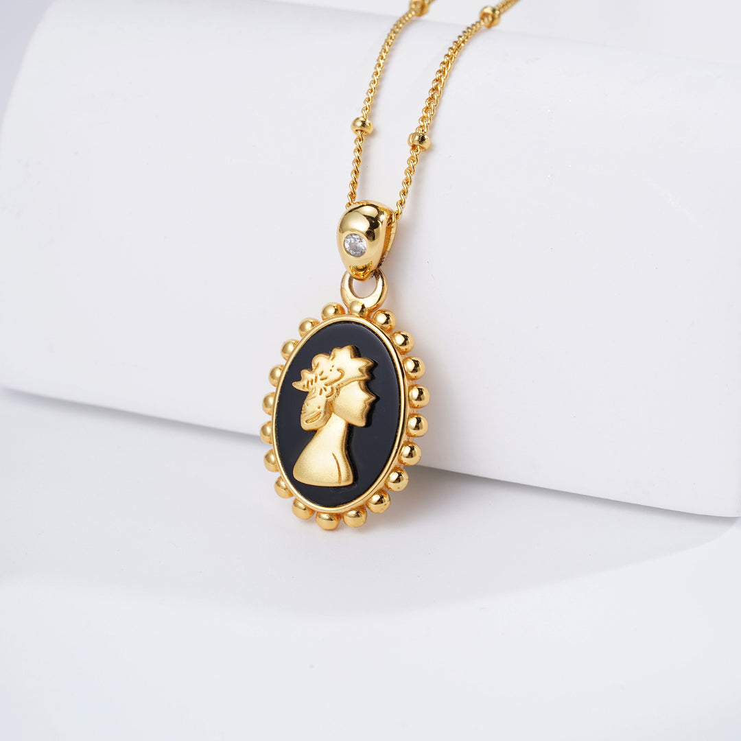 Necklace-And-Portrait-Pendant-With-Black-Agate-By-Yonandole_7