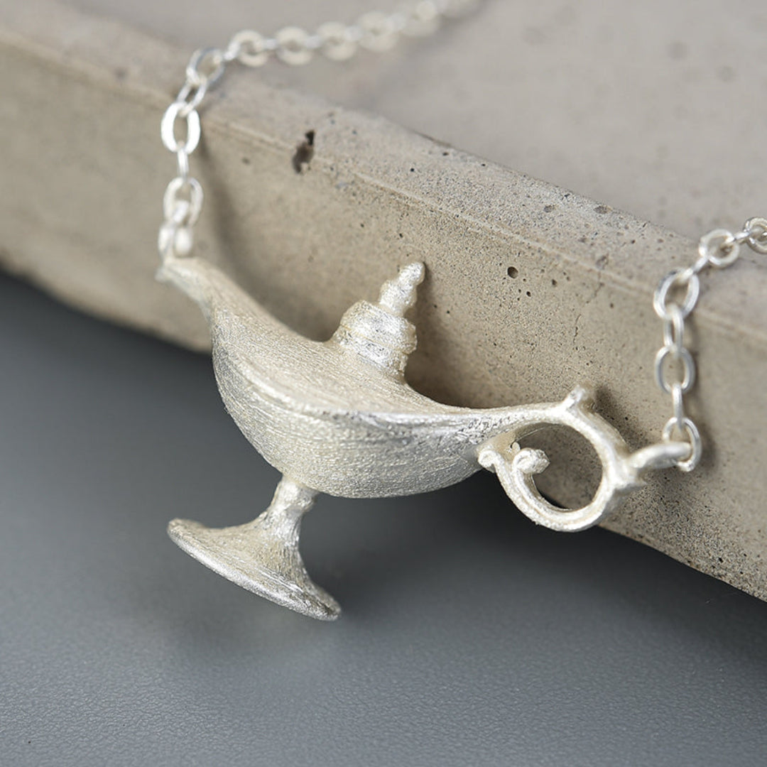 Necklace-With-Aladdins-Lamp-By-Yonandole_0