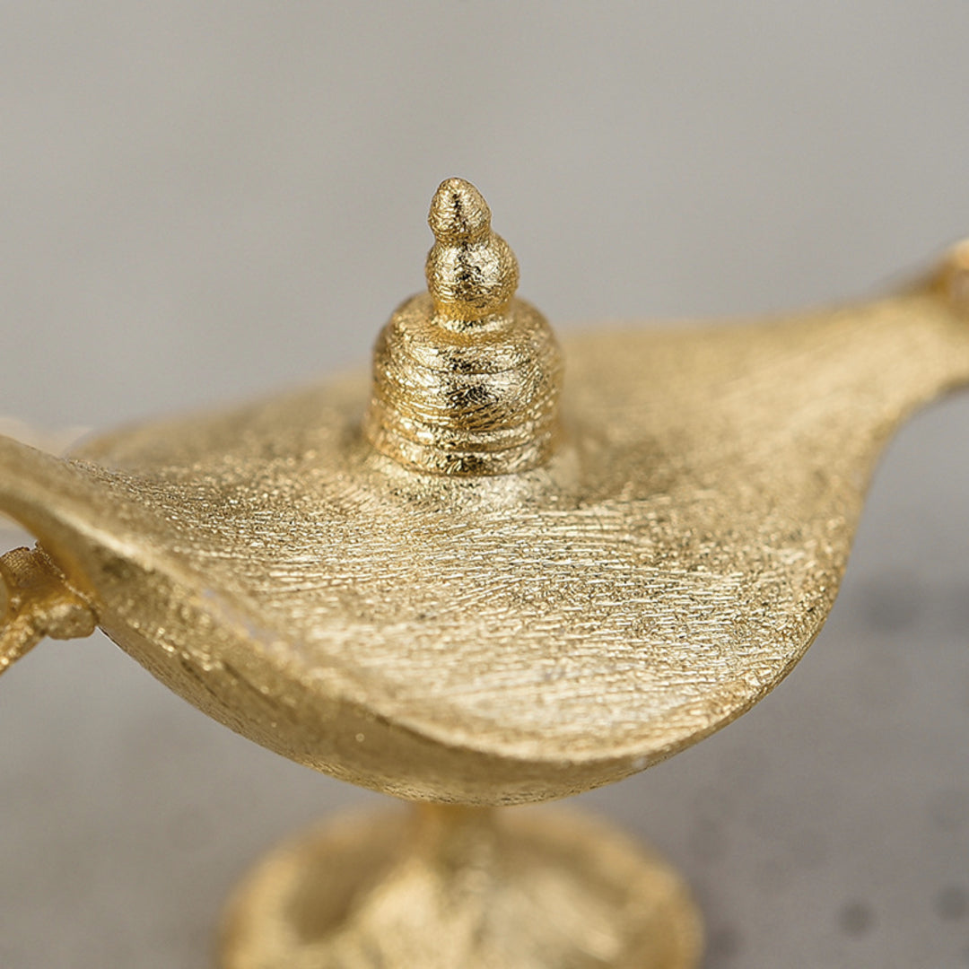 Necklace-With-Aladdins-Lamp-By-Yonandole_4