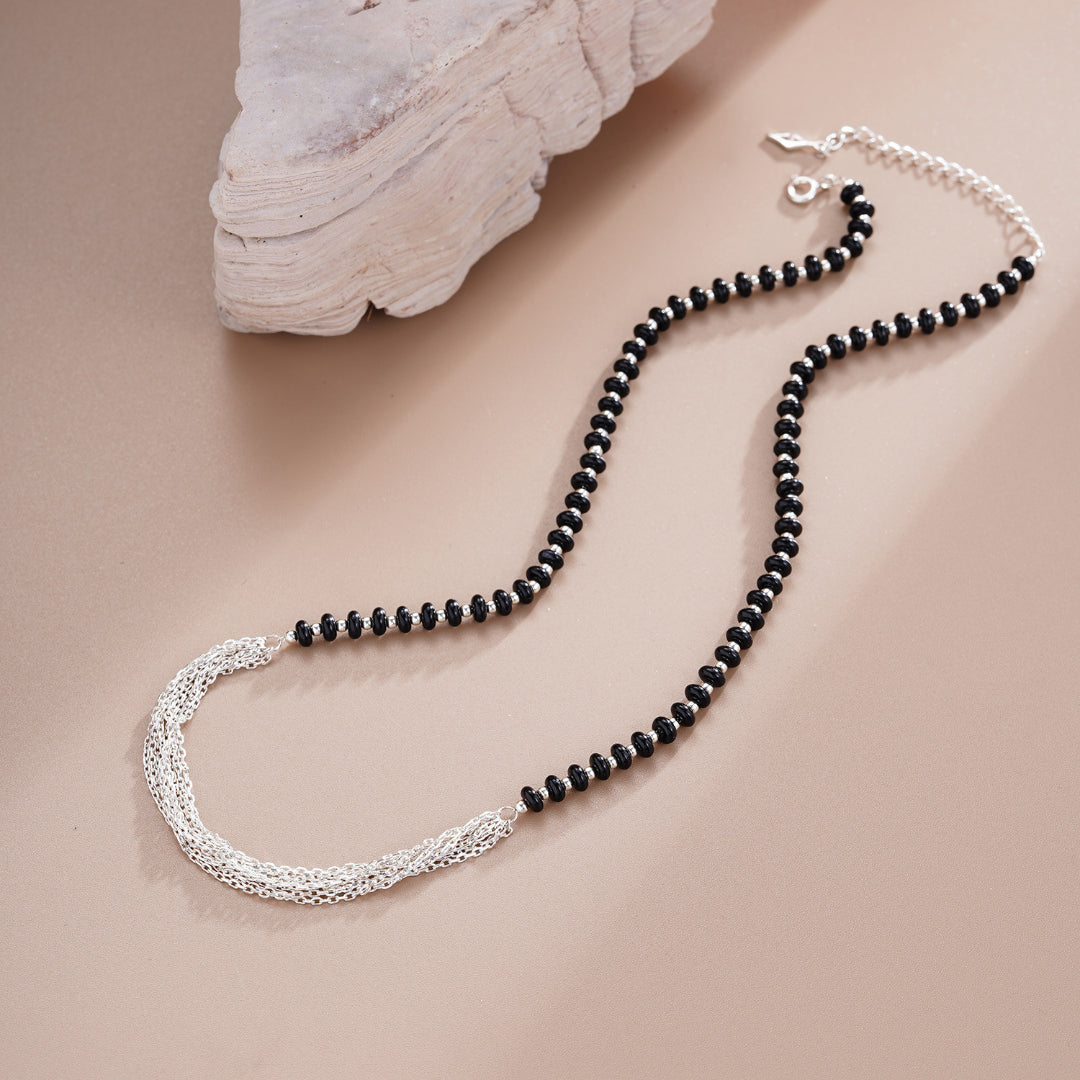 Necklace-With-Black-Agate-Beads-By-Yonandole_4a