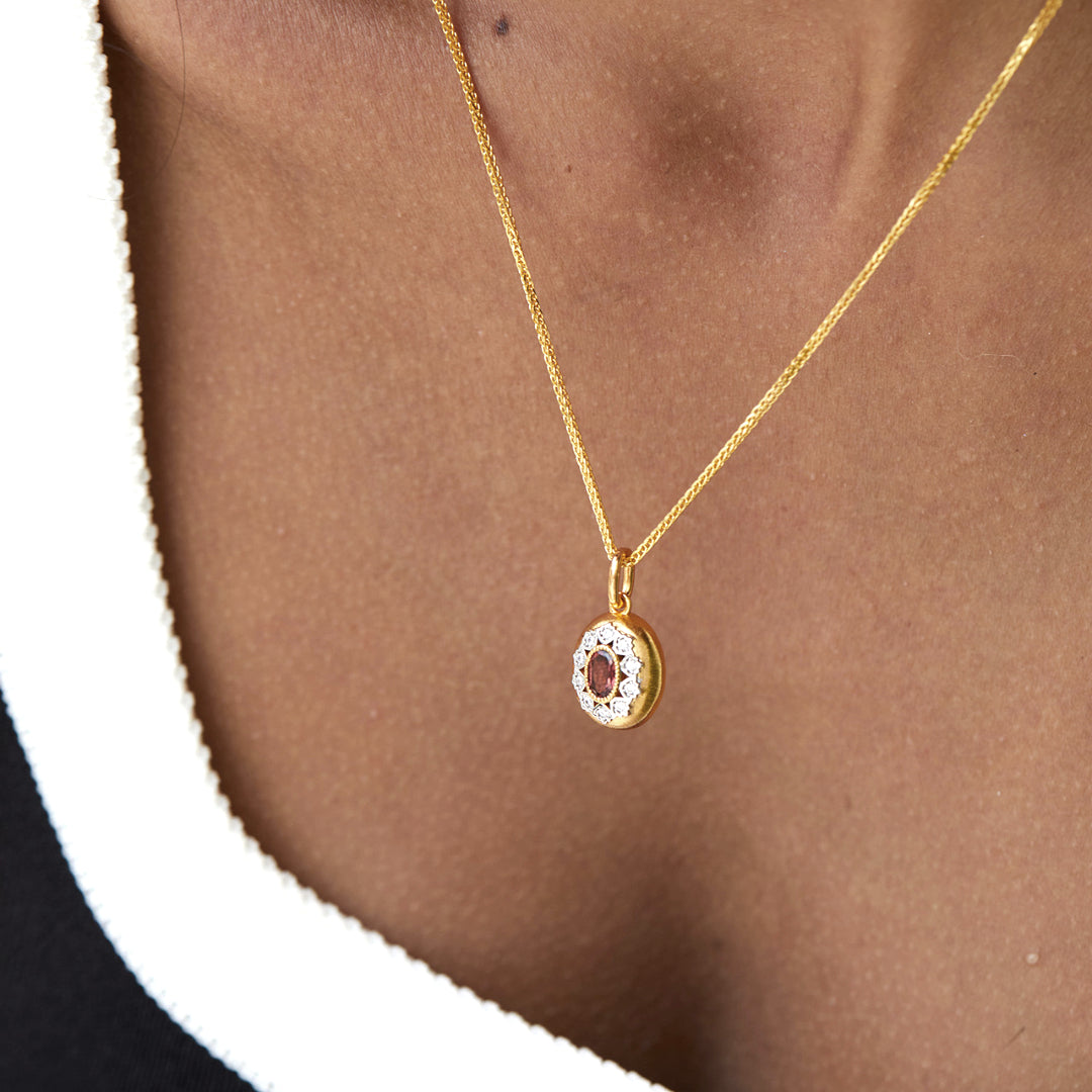 Necklace-With-Chopin-Chain-And_Garnet-Pendant-By-Yonandole_4