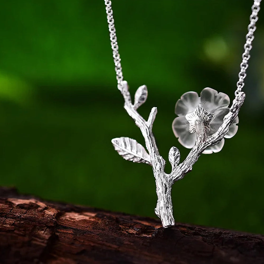 
                  
                    Necklace-With-Crystal-Flower-By-Yonandole_11
                  
                