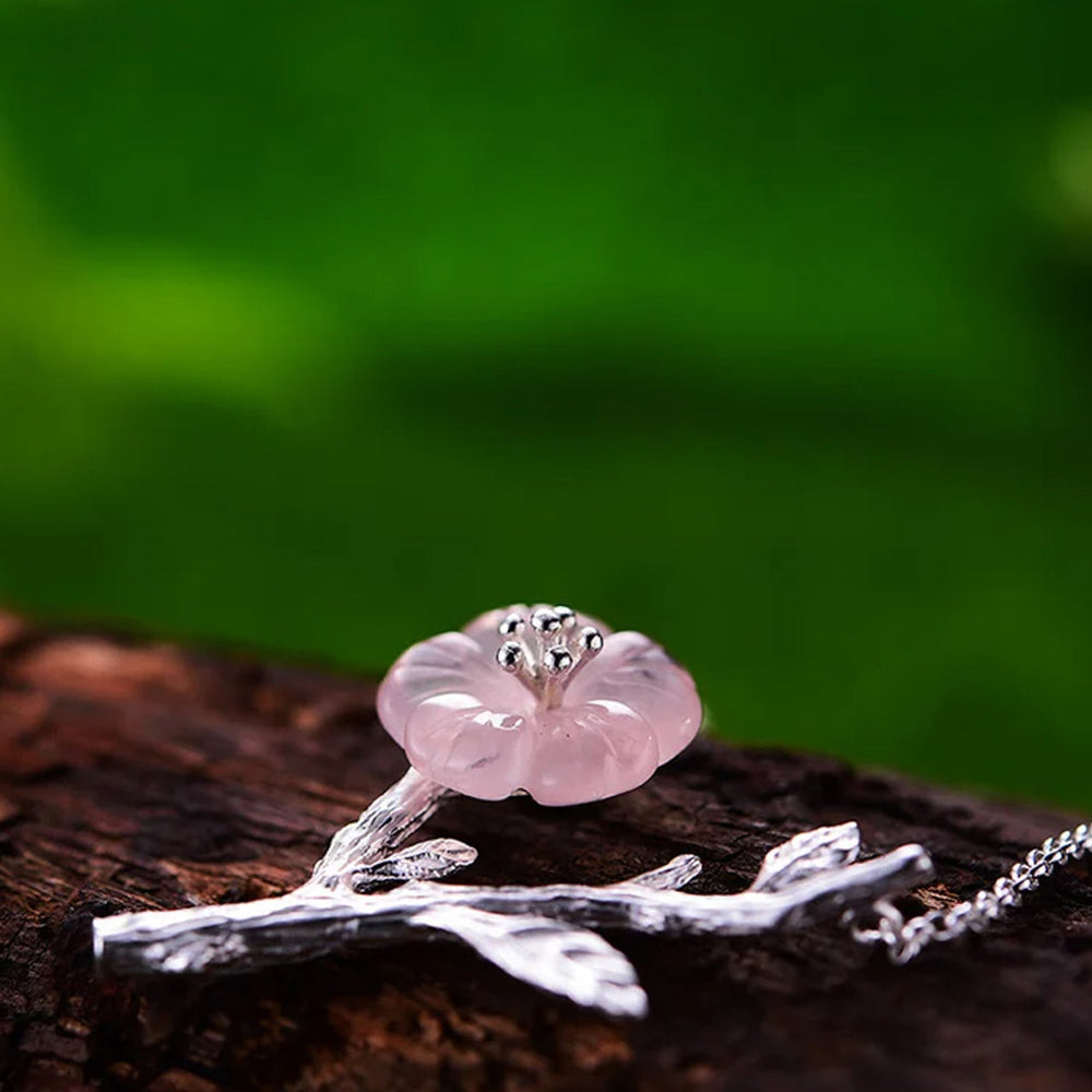 
                  
                    Necklace-With-Crystal-Flower-By-Yonandole_14
                  
                